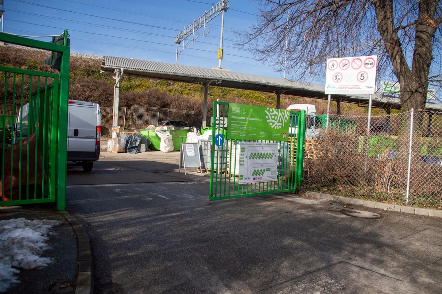 Snaga se je odločila narediti konec nesramnosti na zbirnih centrih v Mariboru