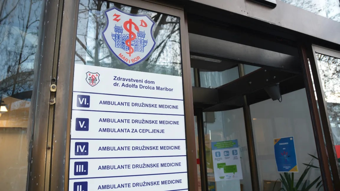 ZZZS naj bi s "kaznimi" polnil svoj proračun, mariborski zdravniki napovedujejo kolektivno odpoved