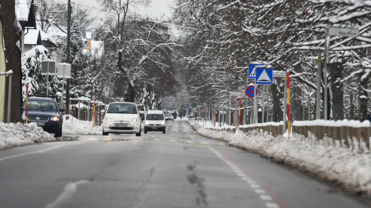 Sneženje v Mariboru, sončnih dni za zdaj ni na vidiku
