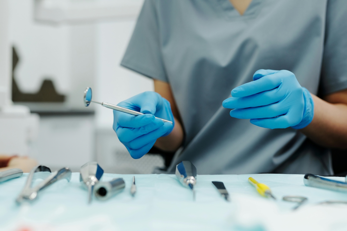 Kaj se dogaja v Sloveniji? Veliko ambulant naj bi sprejemalo nove paciente, ljudje pa brez zobozdravnika