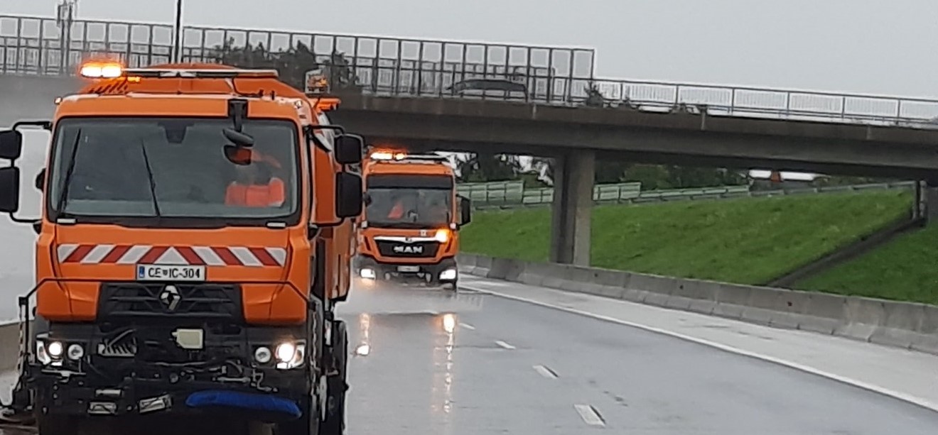 FOTO: Po poplavah Štajerska avtocesta znova odprta