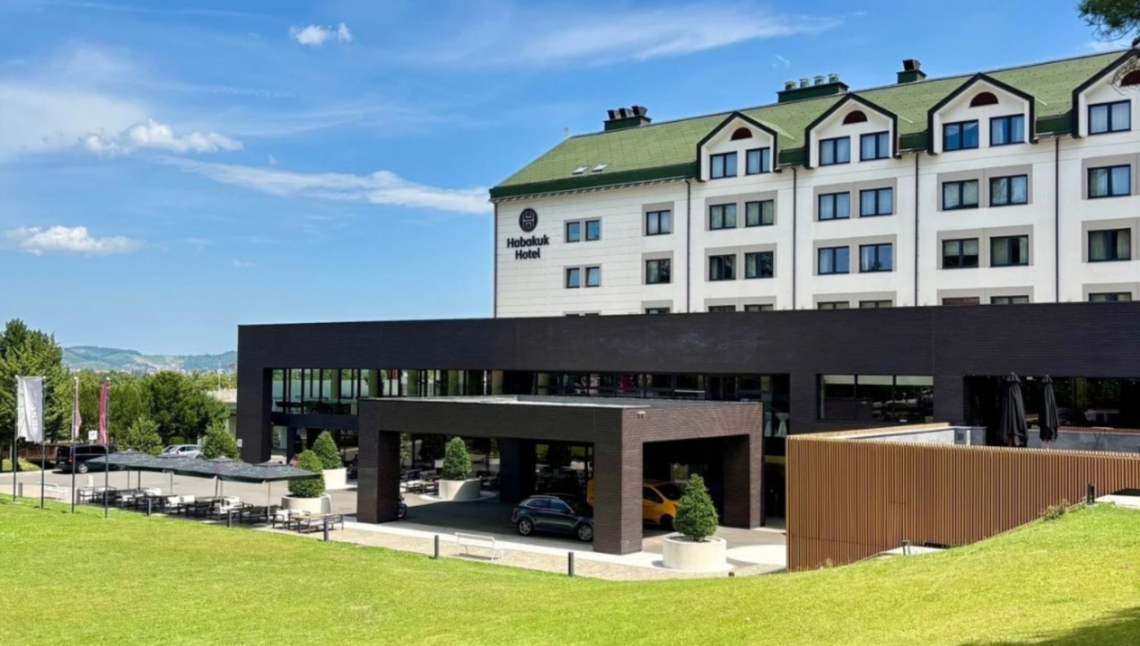 Za dobrim hotelskim vtisom stojijo ljudje: Habakuk išče kuharja in vodjo vzdrževanja